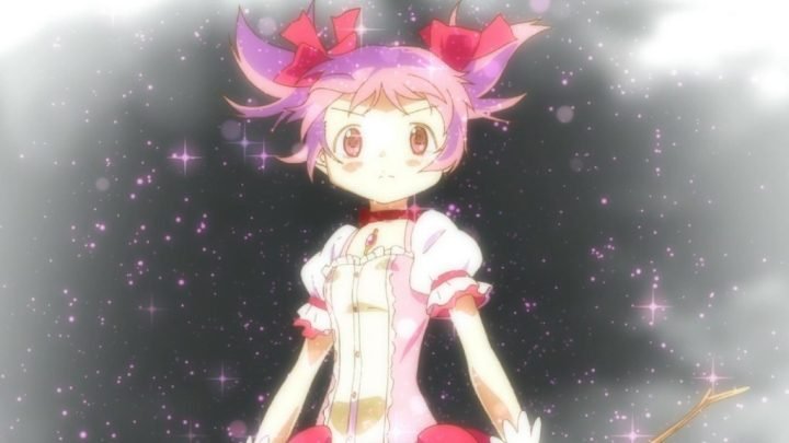 Madoka Kaname sau khi thực hiện điều ước thay đổi vũ trụ, một trong những nhân vật anime có thể đánh bại Superman