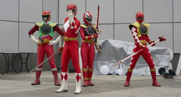 Các chiến binh Super Sentai thể hiện tinh thần đồng đội và sức mạnh đoàn kết